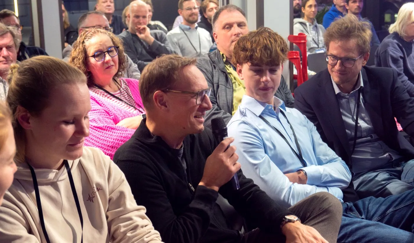 Lachendes Publikum bei mietrad connect